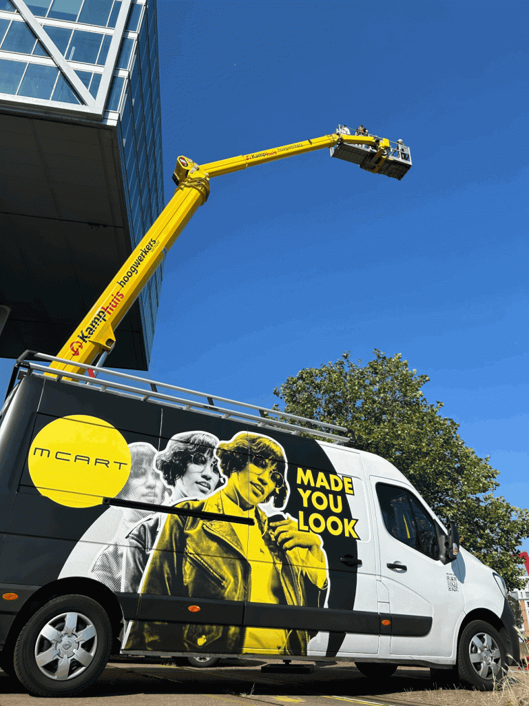 Montage van signing op locatie