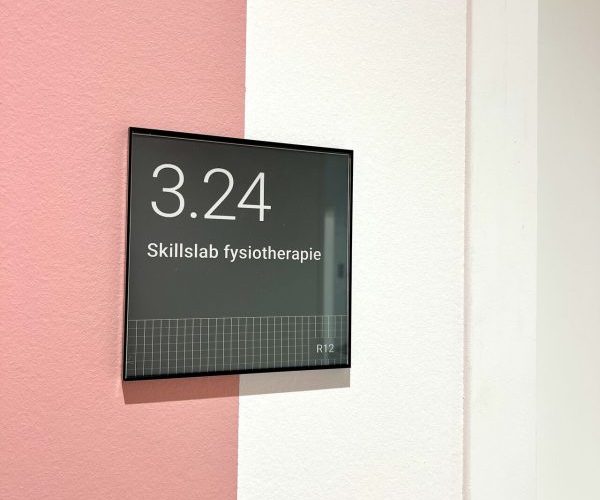 Logische routing in gebouw door visuele wayfinding
