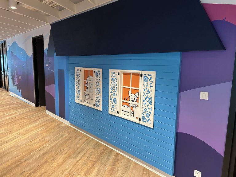 Grote wandprint als onderdeel van interieur signing
