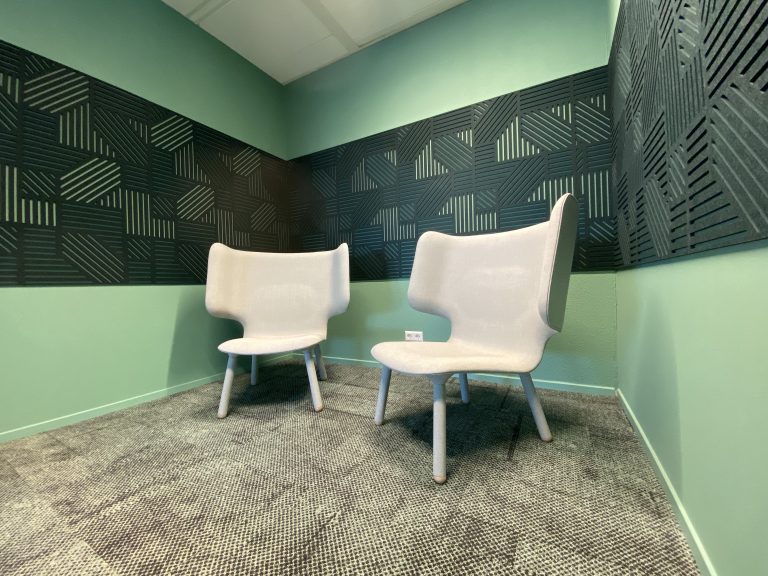 Interieur signing die branding en functionaliteit combineert